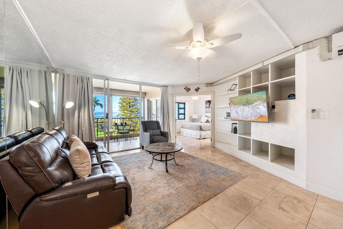 Condo in Kihei · ★4.9 · 2 bedrooms · 3 beds · 2 private baths - Photo 1