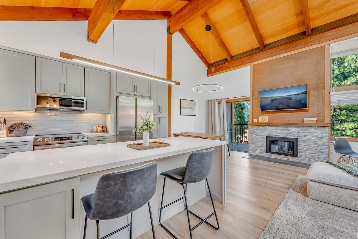 Pine-View Townhouse Near Northstar w/ Pool & Sauna - Photo 1