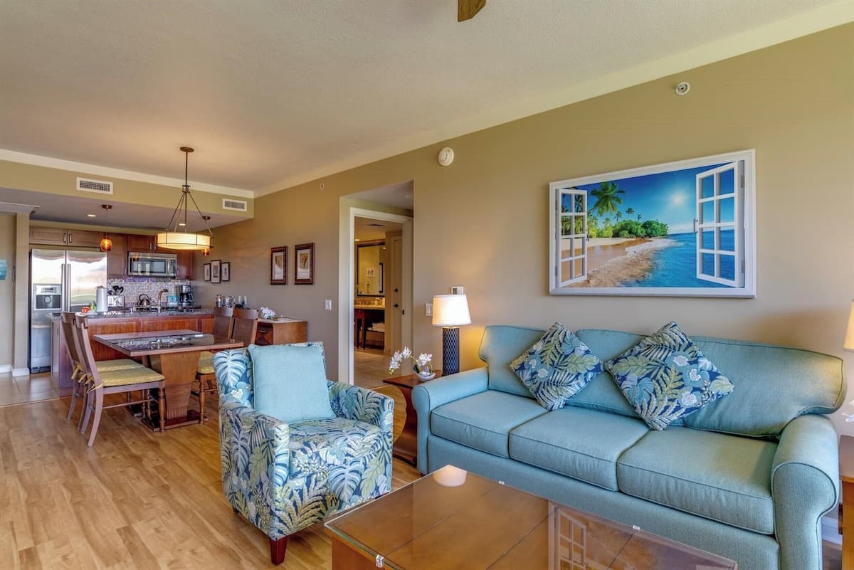 Condo in Lahaina · ★4.96 · 2 bedrooms · 3 beds · 1 bath - Photo 5