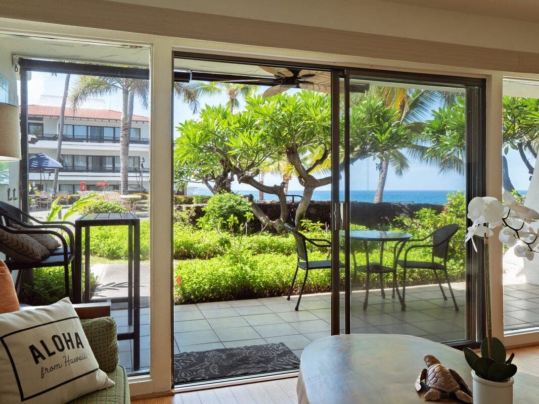 Condo in Kailua-Kona · ★4.83 · 1 bedroom · 2 beds · 1 bath - Photo 2