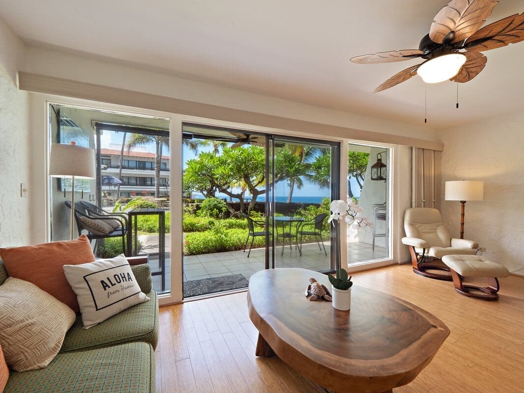 Condo in Kailua-Kona · ★4.83 · 1 bedroom · 2 beds · 1 bath - Photo 1