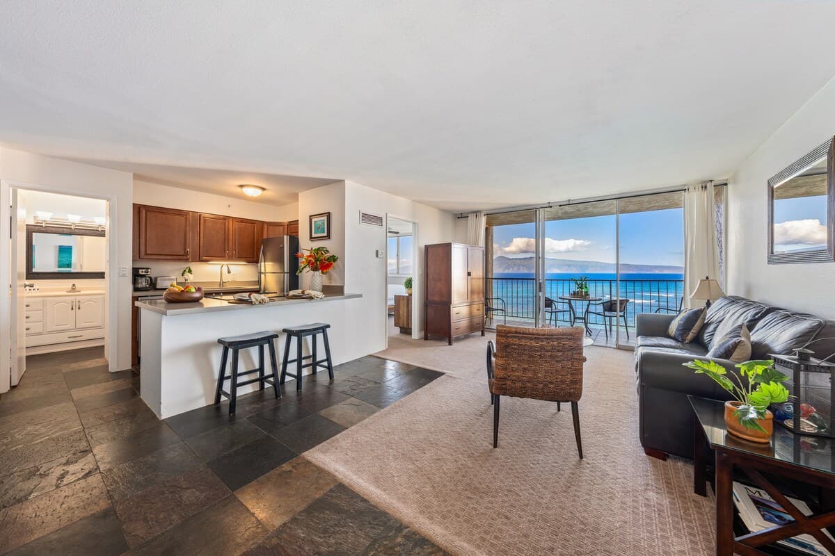 Condo in Lahaina · ★4.62 · 1 bedroom · 2 beds · 1 bath - Photo 5