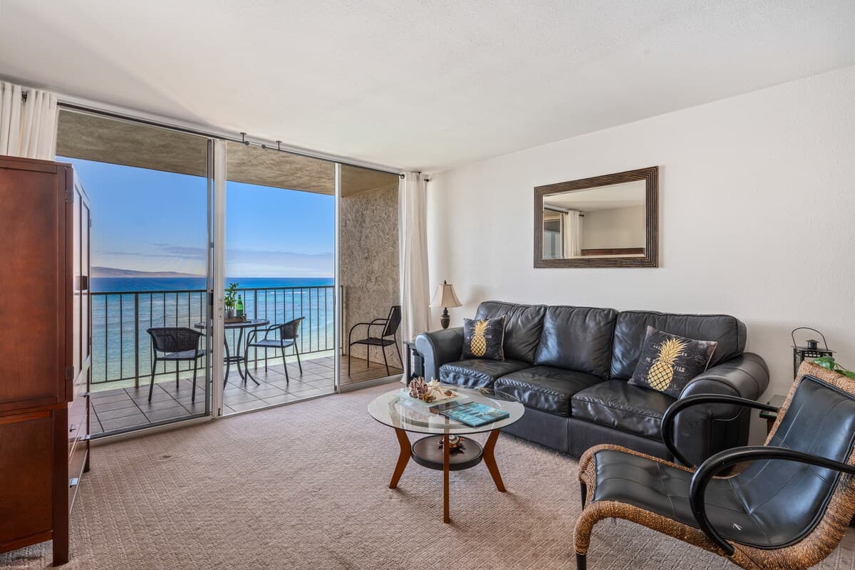 Condo in Lahaina · ★4.62 · 1 bedroom · 2 beds · 1 bath - Photo 2