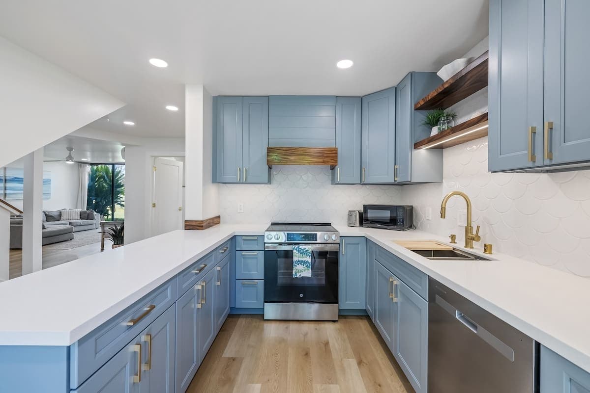 Home in Kahuku · ★4.99 · 4 bedrooms · 7 beds · 3 private baths - Photo 3