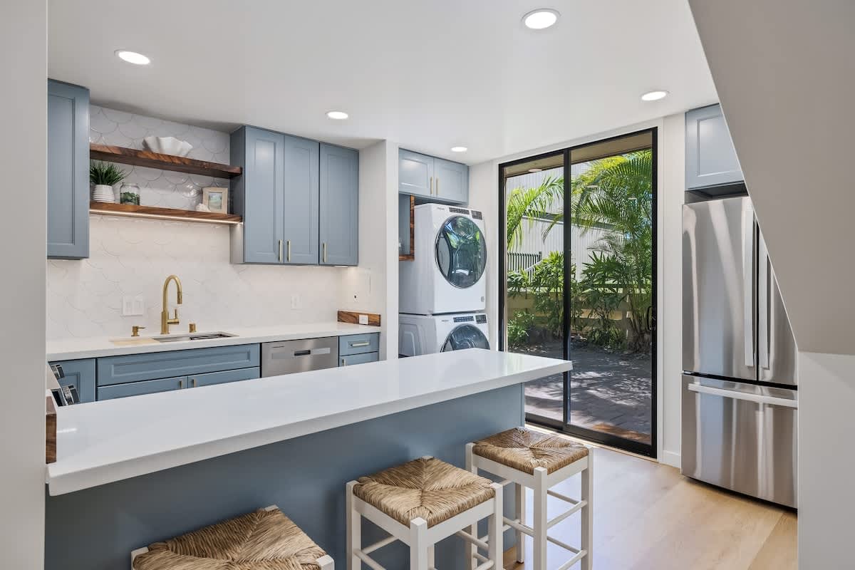 Home in Kahuku · ★4.99 · 4 bedrooms · 7 beds · 3 private baths - Photo 4