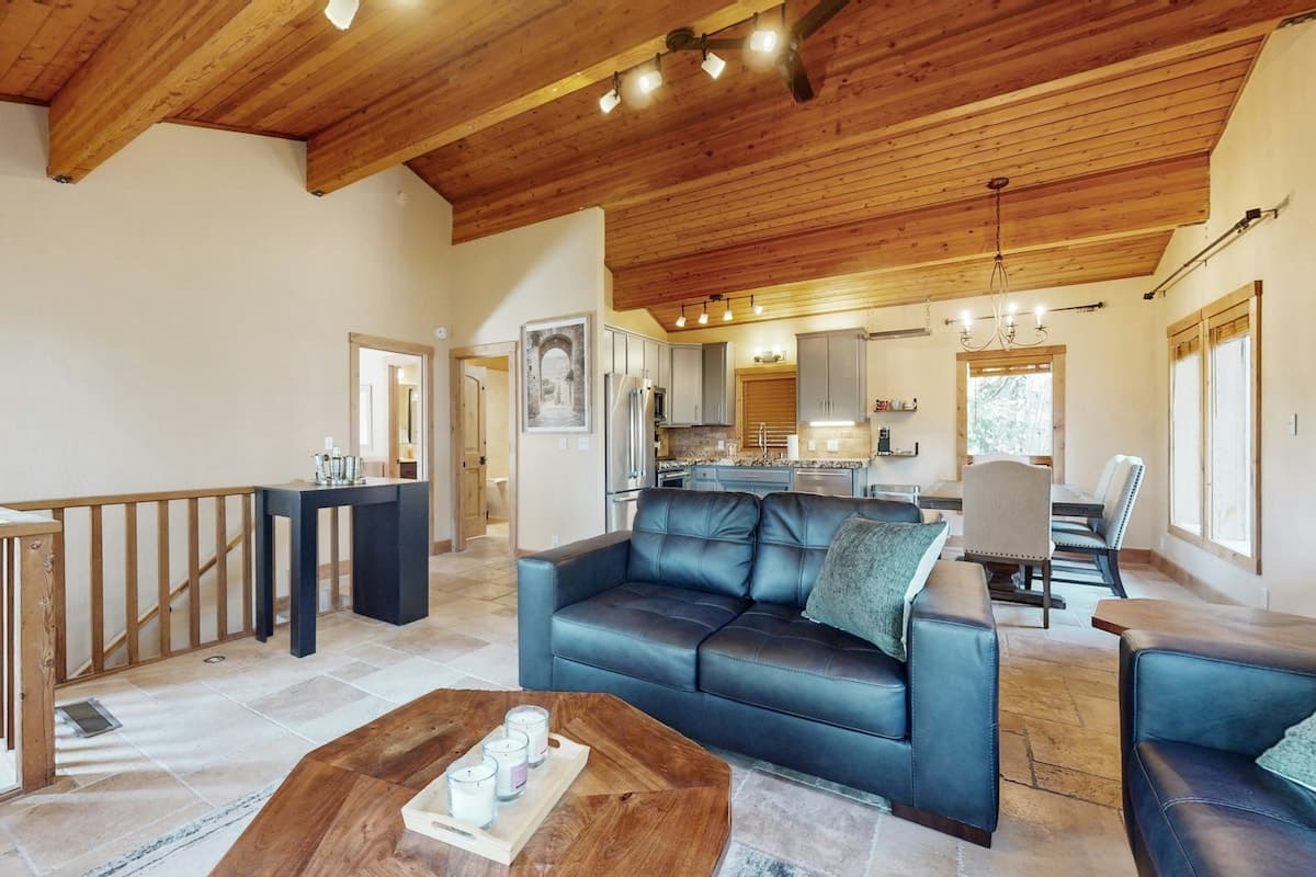 Home in Incline Village · ★4.14 · 3 bedrooms · 5 beds · 2 private baths - Photo 4