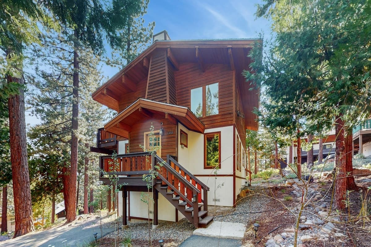 Home in Incline Village · ★4.14 · 3 bedrooms · 5 beds · 2 private baths - Photo 2