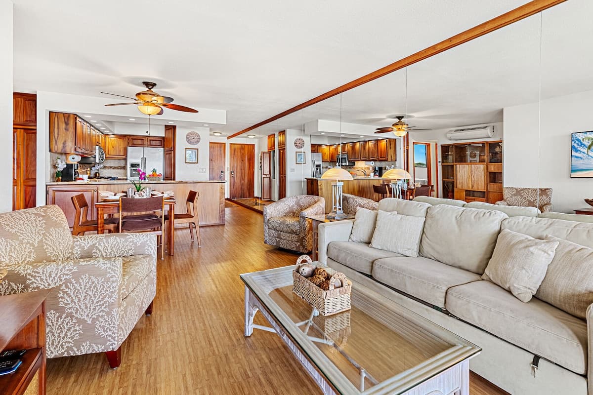 Condo in Kihei · ★4.75 · 2 bedrooms · 3 beds · 2 private baths - Photo 2