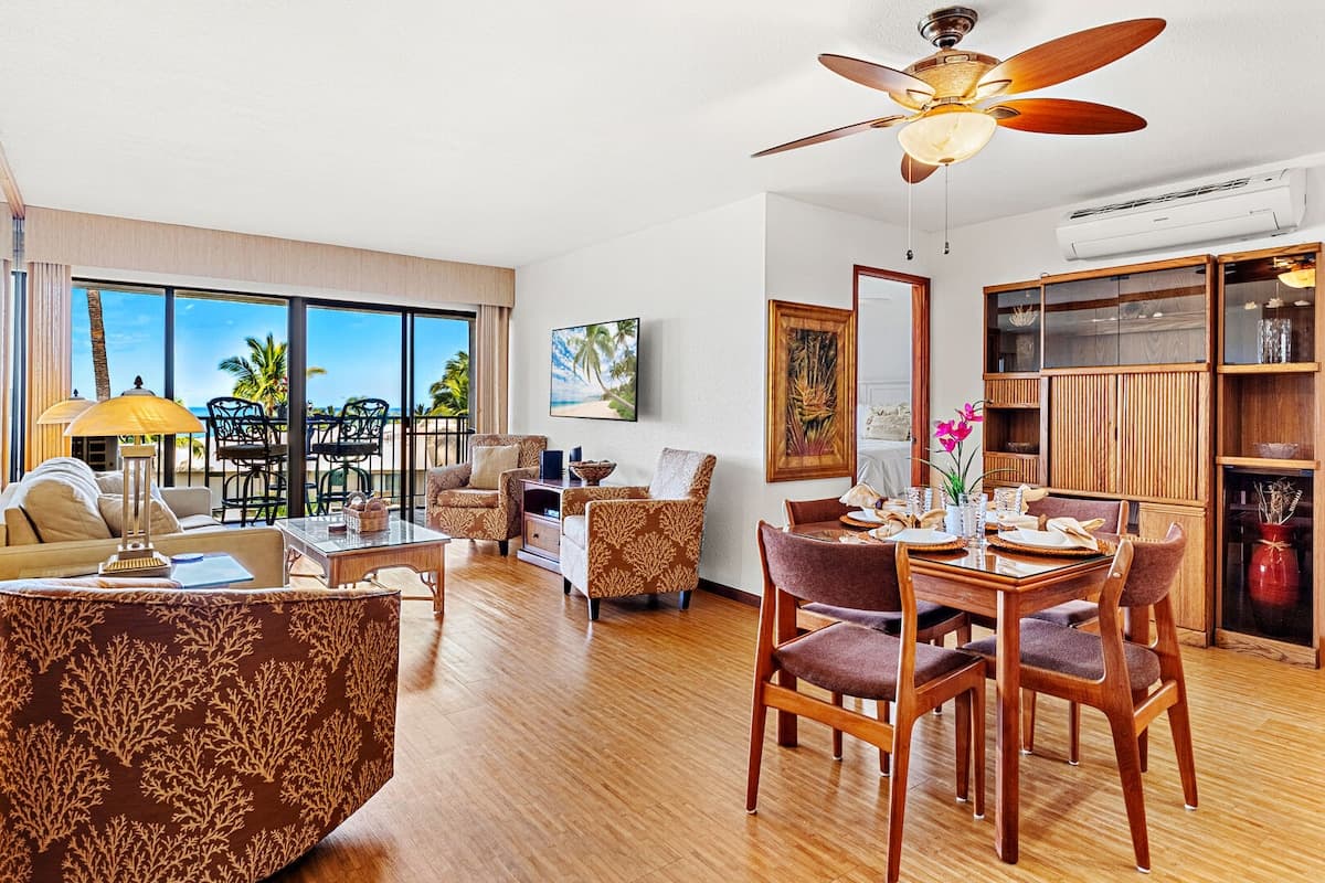 Condo in Kihei · ★4.75 · 2 bedrooms · 3 beds · 2 private baths - Photo 5