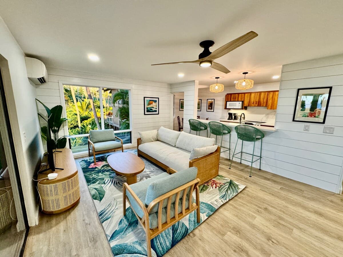 Brand new Luxury Oceanfront Living in Kona with AC - Photo 1
