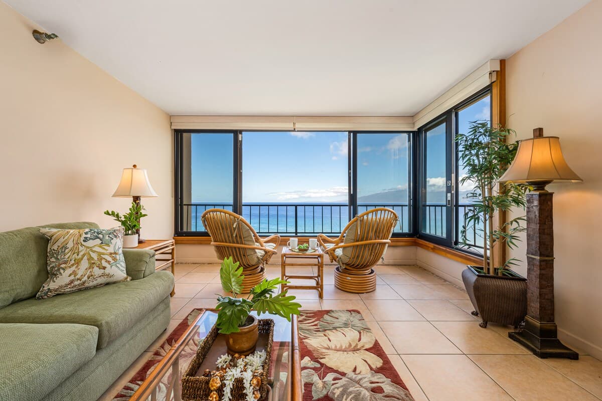 Condo in Lahaina · ★4.8 · 1 bedroom · 2 beds · 1 bath - Photo 4