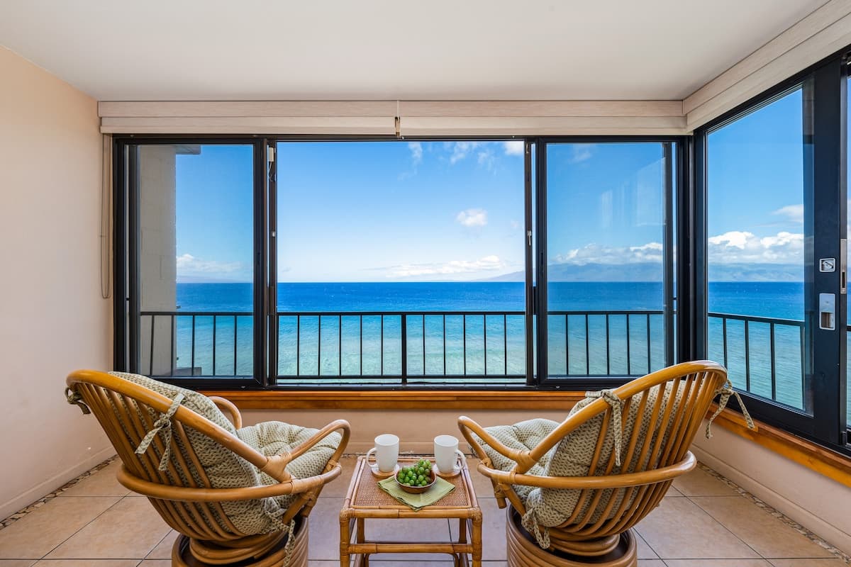 Condo in Lahaina · ★4.8 · 1 bedroom · 2 beds · 1 bath - Photo 1