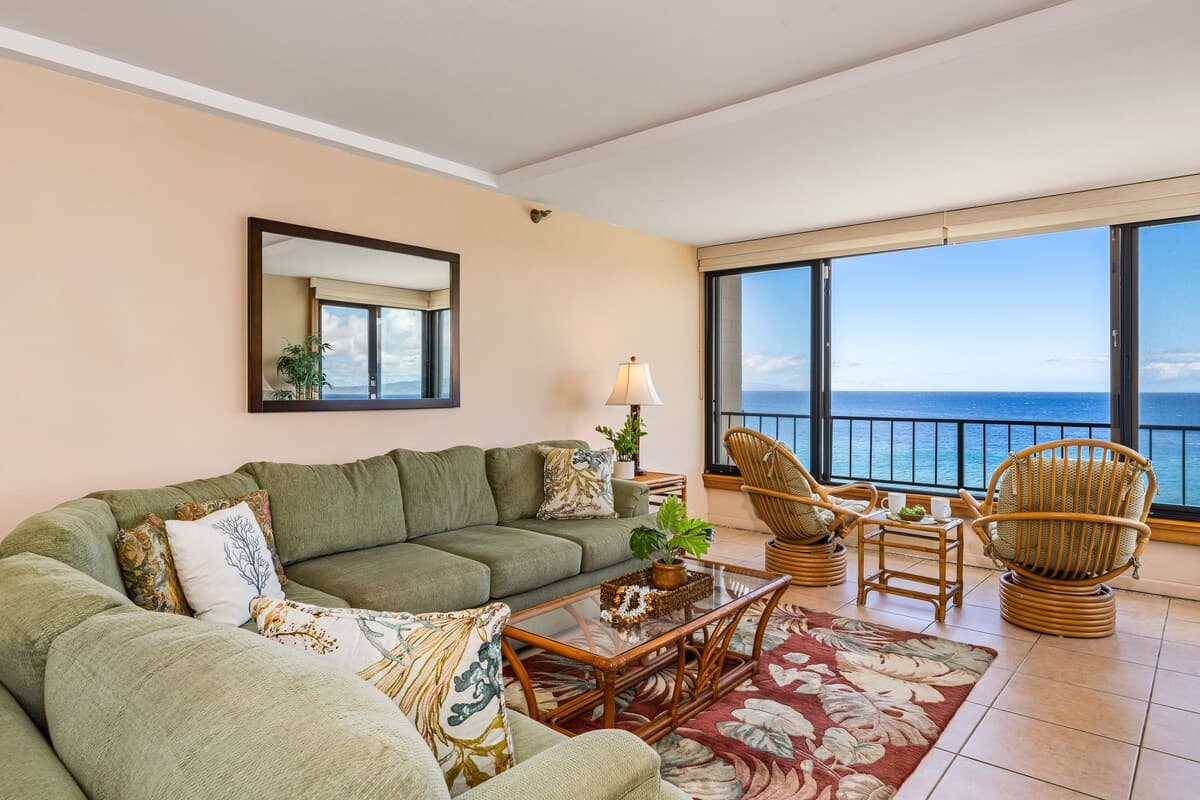 Condo in Lahaina · ★4.8 · 1 bedroom · 2 beds · 1 bath - Photo 5