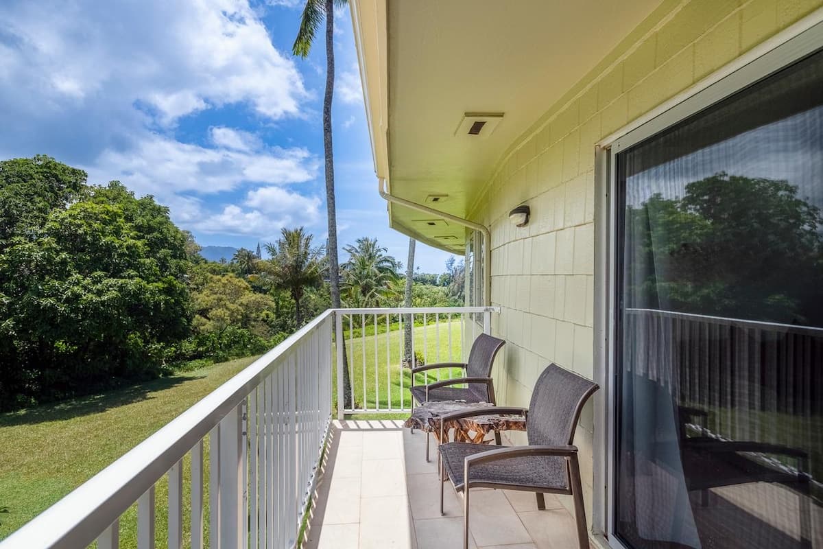 Condo in Princeville · ★4.33 · 2 bedrooms · 2 beds · 2 private baths - Photo 3