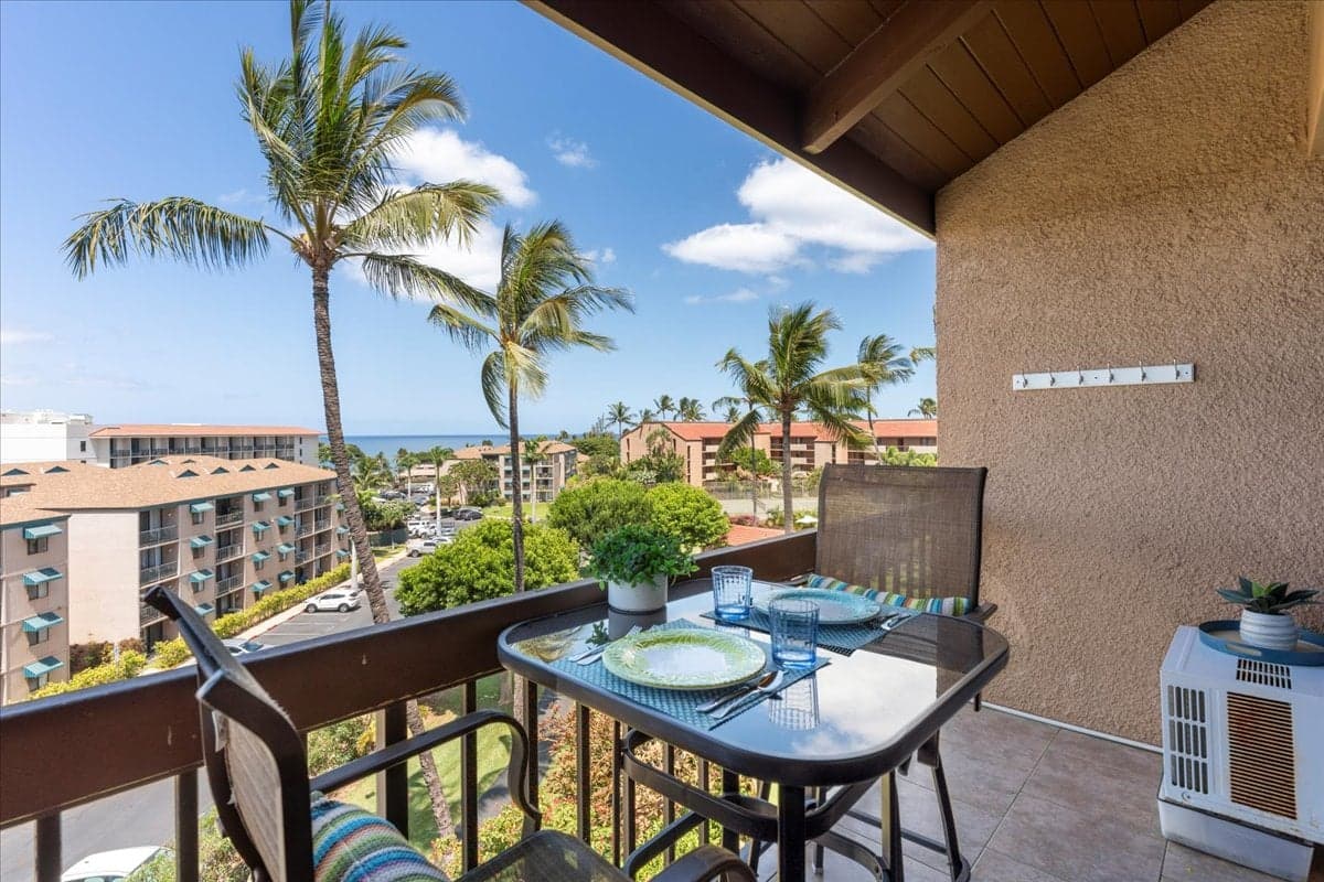 Condo in Kihei · ★4.65 · 2 bedrooms · 2 beds · 2 shared baths - Photo 5