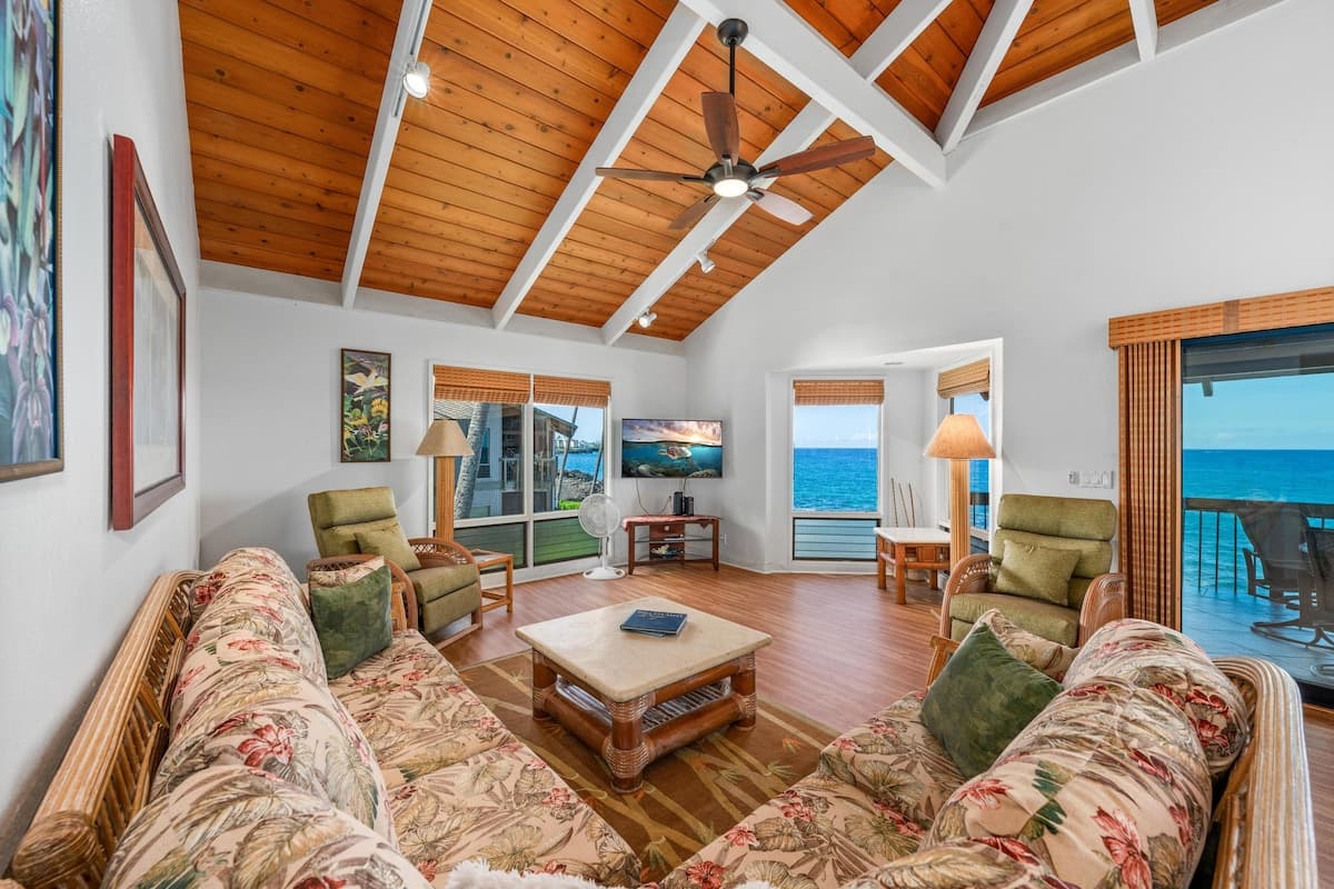 Condo in Kailua-Kona · ★4.93 · 3 bedrooms · 5 beds · 2 baths - Photo 1