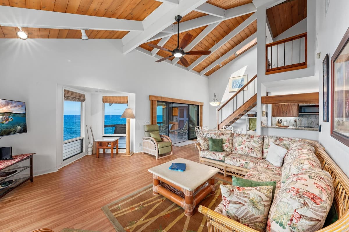 Condo in Kailua-Kona · ★4.93 · 3 bedrooms · 5 beds · 2 baths - Photo 5