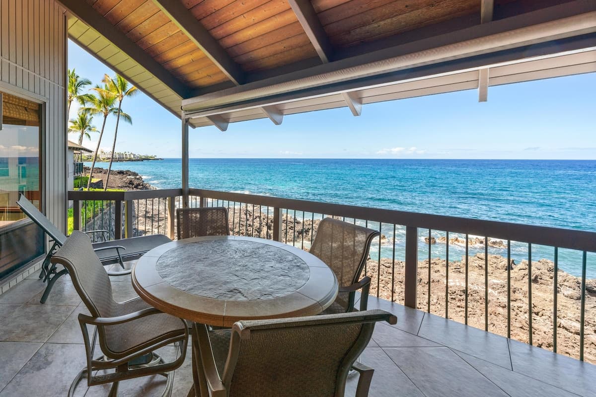 Condo in Kailua-Kona · ★4.93 · 3 bedrooms · 5 beds · 2 baths - Photo 2
