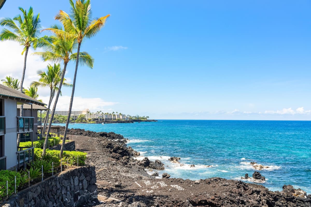 Condo in Kailua-Kona · ★4.93 · 3 bedrooms · 5 beds · 2 baths - Photo 3