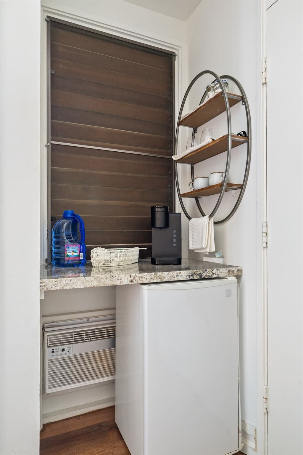 Condo in Kahuku · ★4.72 · 1 bedroom · 1 bed · 1 private bath - Photo 5