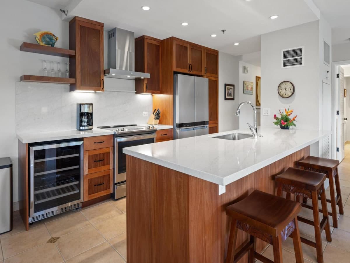 Hotel in Lahaina · ★5.0 · 2 bedrooms · 4 beds · 2 private baths - Photo 2