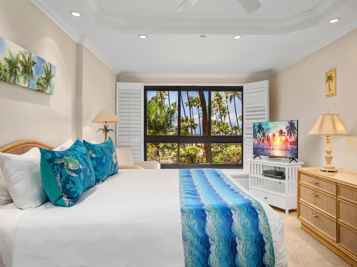 Hotel in Lahaina · ★4.86 · 3 bedrooms · 4 beds · 2 baths - Photo 4