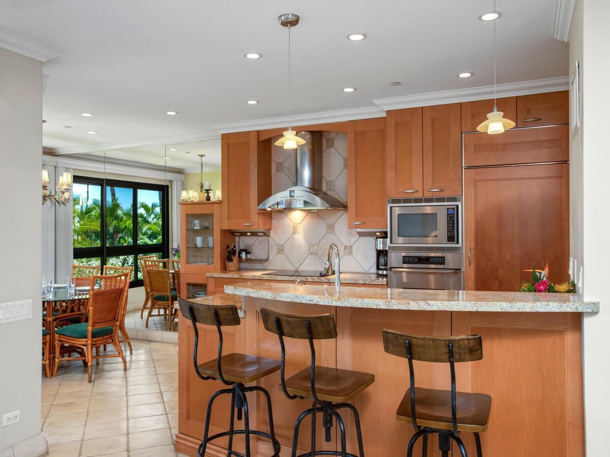 Hotel in Lahaina · ★4.86 · 3 bedrooms · 4 beds · 2 baths - Photo 3