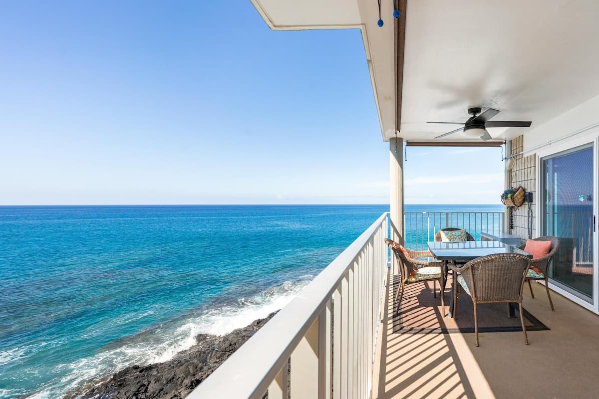 Condo in Kailua-Kona · ★4.73 · 2 bedrooms · 2 beds · 2 baths - Photo 1