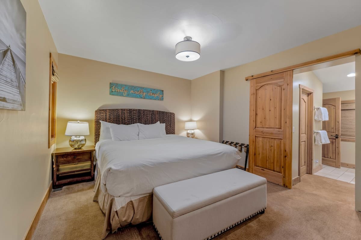 Alpine Meadows Home with Hot Tub & Deck - Photo 3