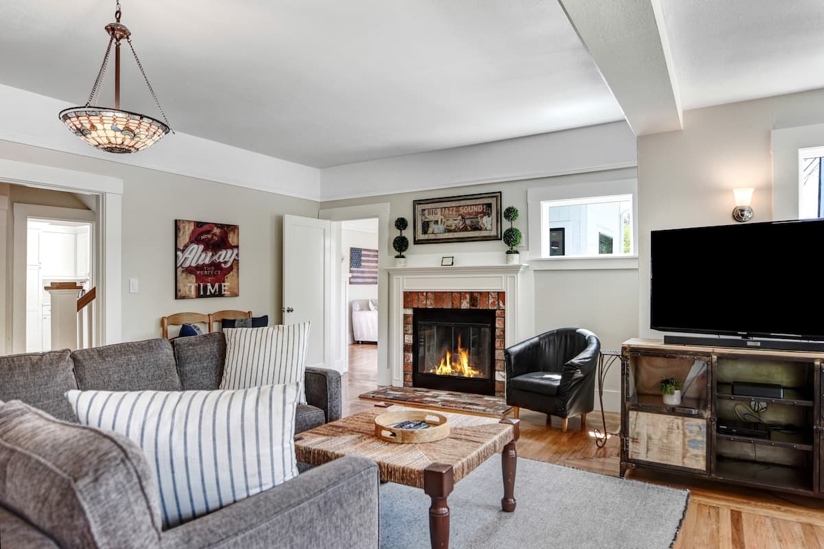 Licensed 1932 Cape Cod in Napa, Sleeps 10 - Photo 5
