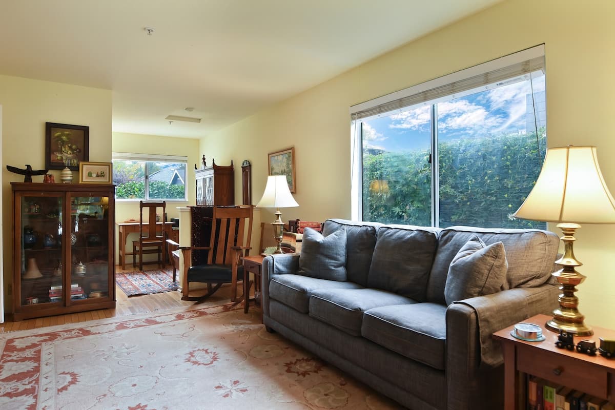 Historic Napa Home with Clawfoot Tub & Balcony - Photo 5