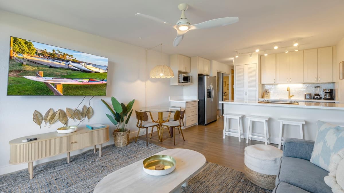 Condo in Kihei · ★4.84 · 1 bedroom · 2 beds · 1 bath - Photo 4