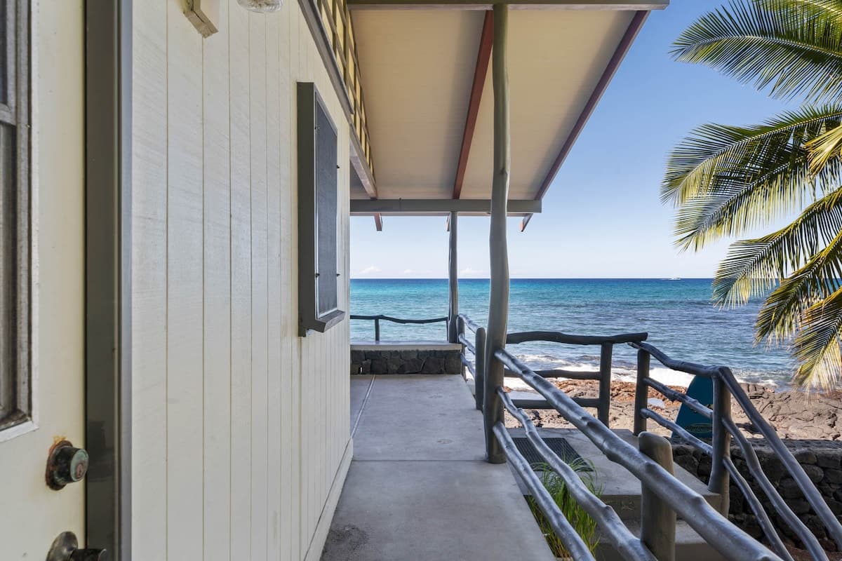 Home in Kailua-Kona · ★4.67 · 2 bedrooms · 3 beds · 2 baths - Photo 4