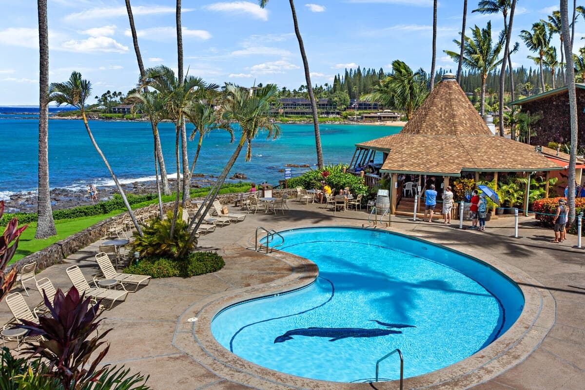 Condo in Lahaina · ★4.9 · Studio · 2 beds · 1 bath - Photo 2