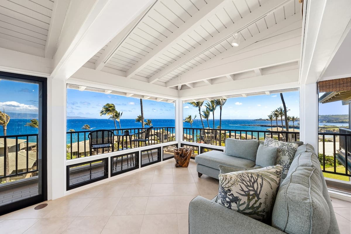 Condo in Lahaina · ★4.93 · 2 bedrooms · 3 beds · 3 baths - Photo 1