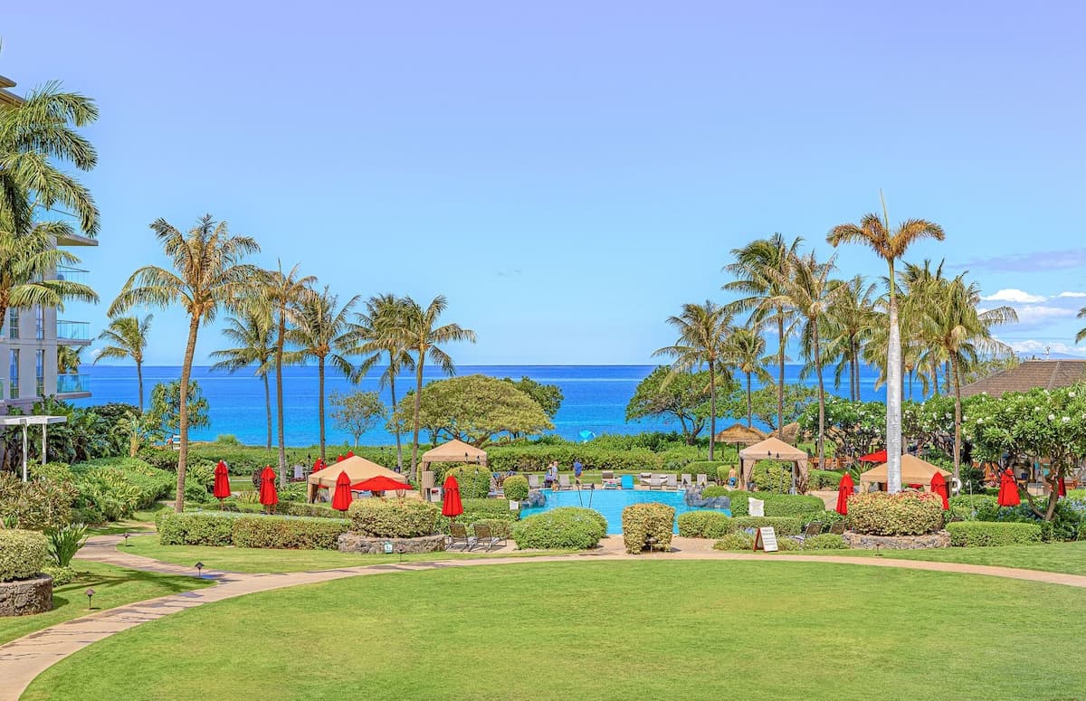 Condo in Lahaina · ★4.91 · 2 bedrooms · 3 beds · 2 baths - Photo 2
