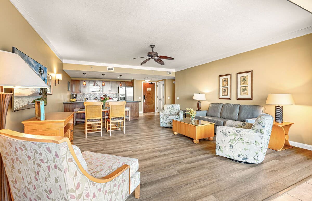 Condo in Lahaina · ★4.91 · 2 bedrooms · 3 beds · 2 baths - Photo 4