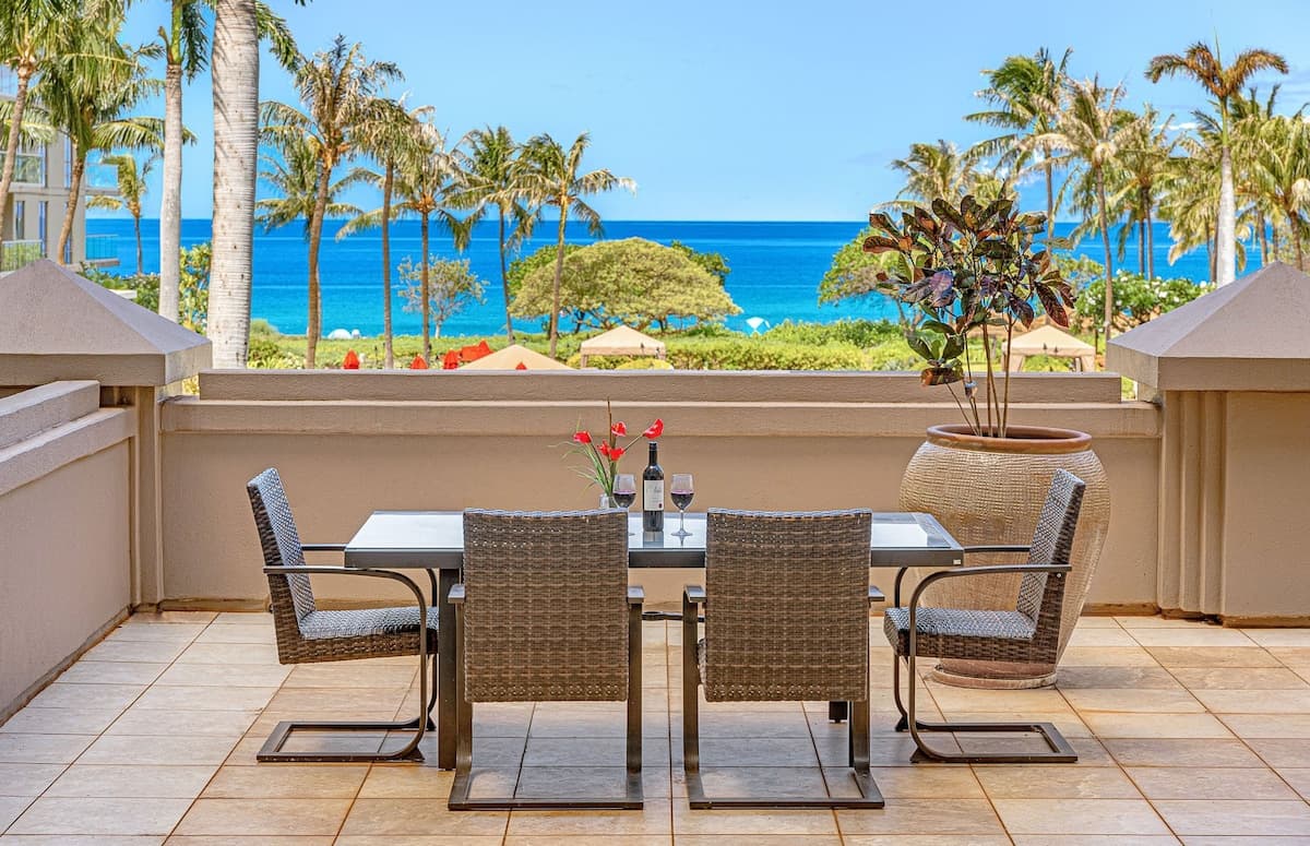 Condo in Lahaina · ★4.91 · 2 bedrooms · 3 beds · 2 baths - Photo 1