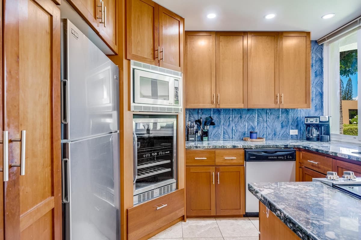 Condo in Kihei · ★4.92 · 2 bedrooms · 3 beds · 2 baths - Photo 3