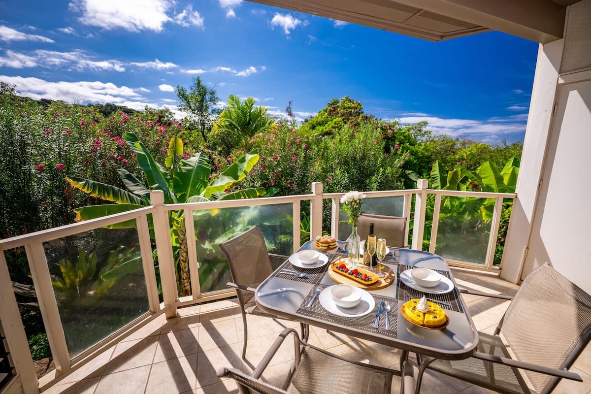 Condo in Wailea · ★5.0 · 2 bedrooms · 3 beds · 2 private baths - Photo 4