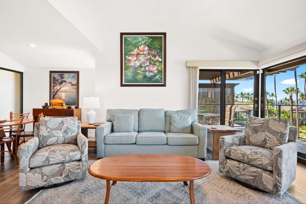 Condo in Kihei · ★4.67 · 2 bedrooms · 4 beds · 2 baths - Photo 4