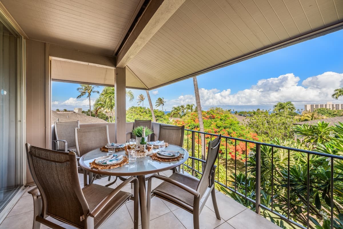 Condo in Lahaina · ★5.0 · 1 bedroom · 2 beds · 1 bath - Photo 1