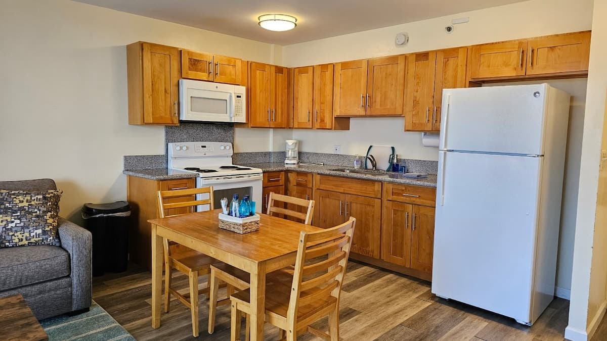 Condo in Honolulu · ★4.61 · 1 bedroom · 1 bed · 1 private bath - Photo 1