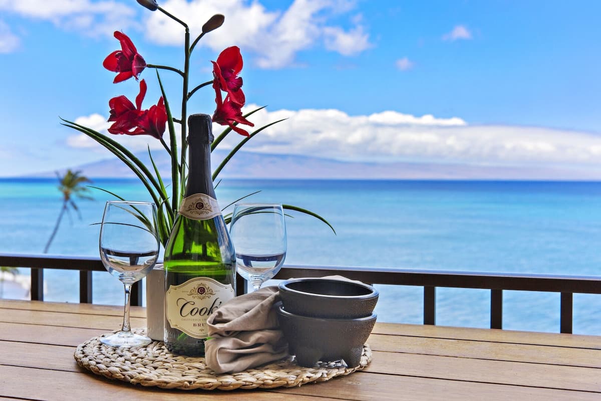 Condo in Lahaina · ★4.93 · 2 bedrooms · 3 beds · 2 private baths - Photo 2