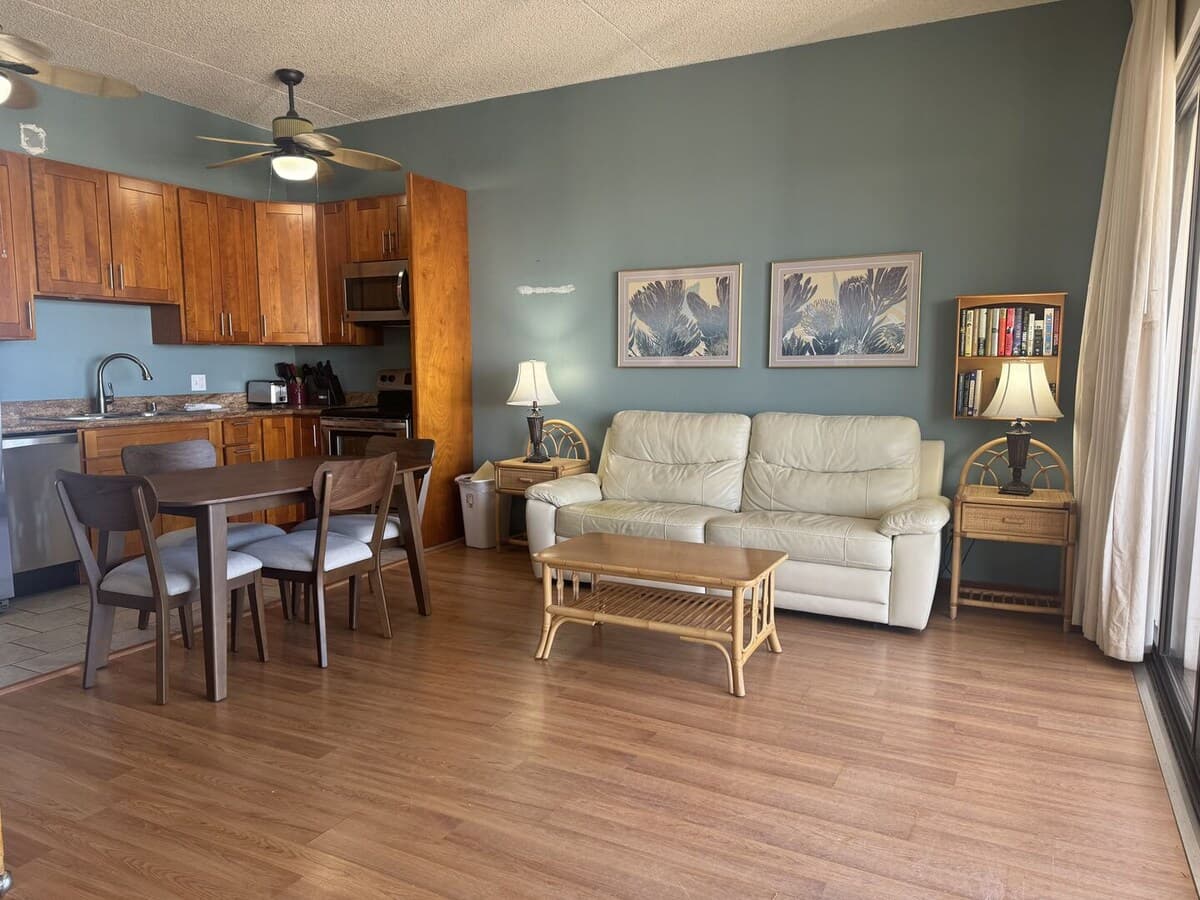 Condo in Honolulu · ★4.8 · 1 bedroom · 3 beds · 1 private bath - Photo 5