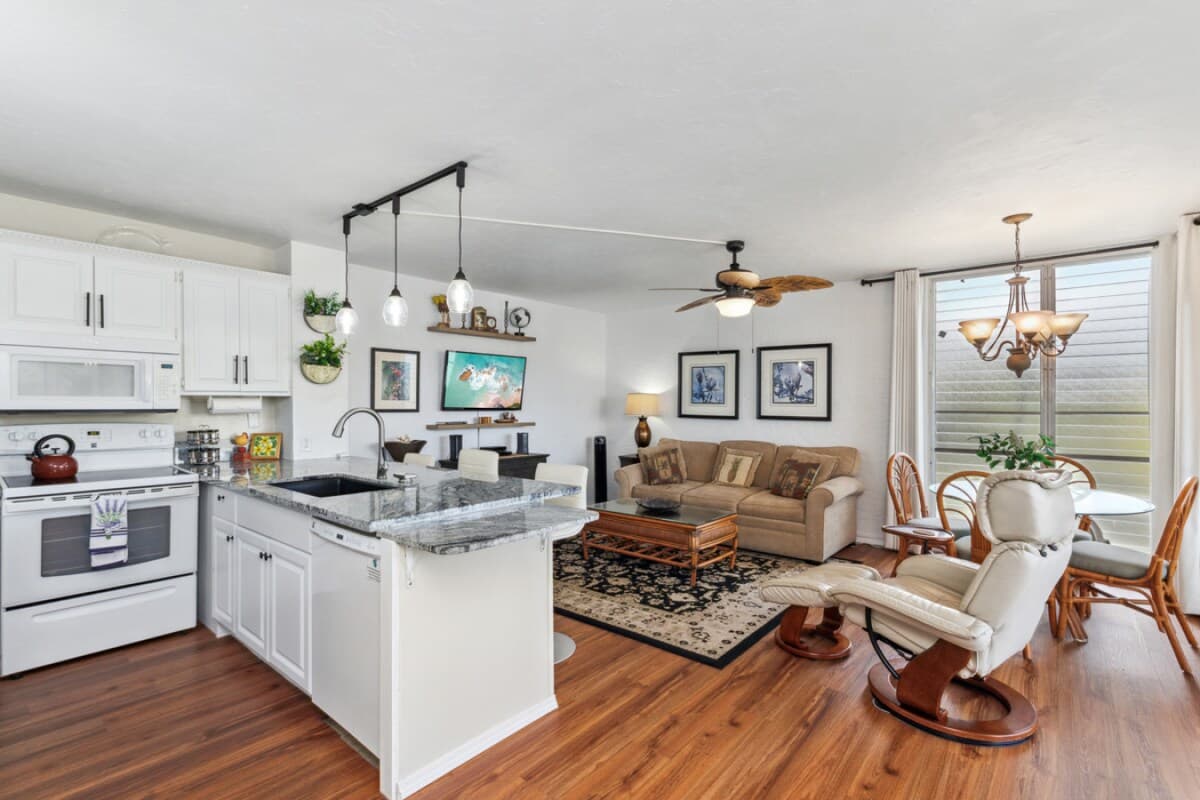 Condo in Kailua-Kona · ★4.74 · 1 bedroom · 2 beds · 1 bath - Photo 3