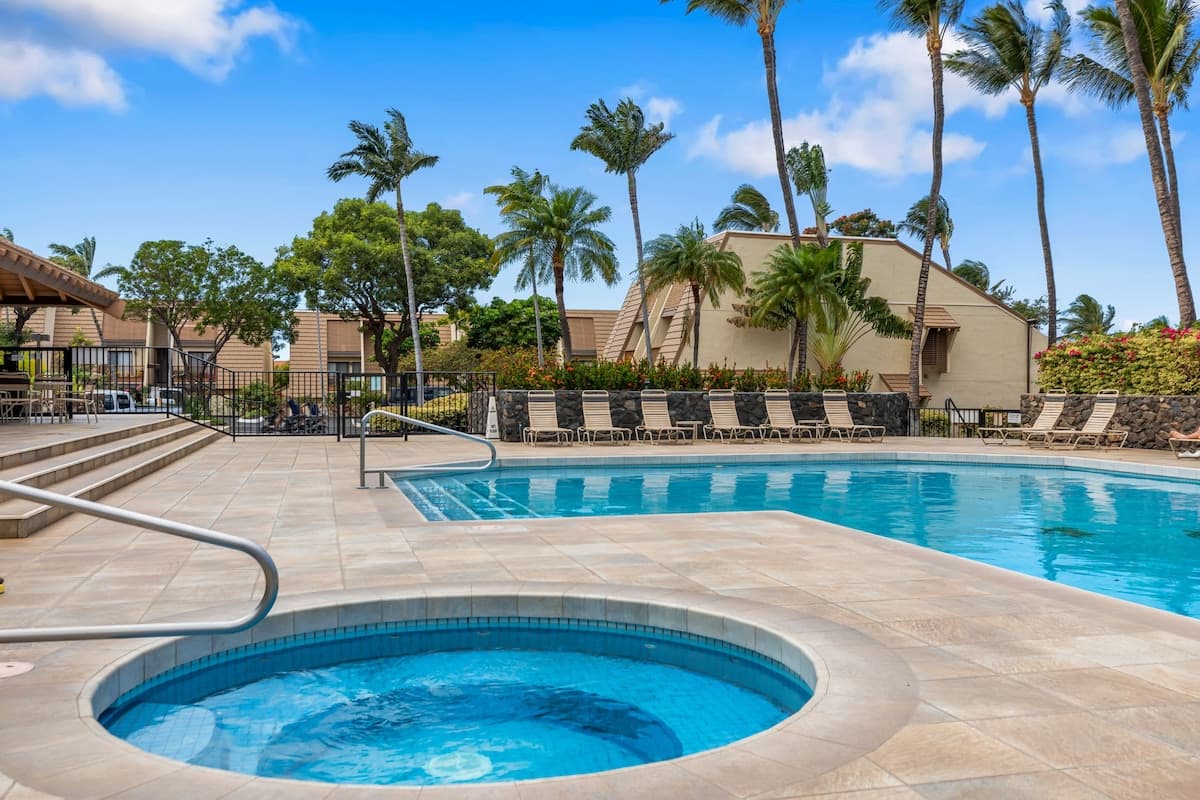 Condo in Kihei · ★4.95 · 2 bedrooms · 3 beds · 2 baths - Photo 2