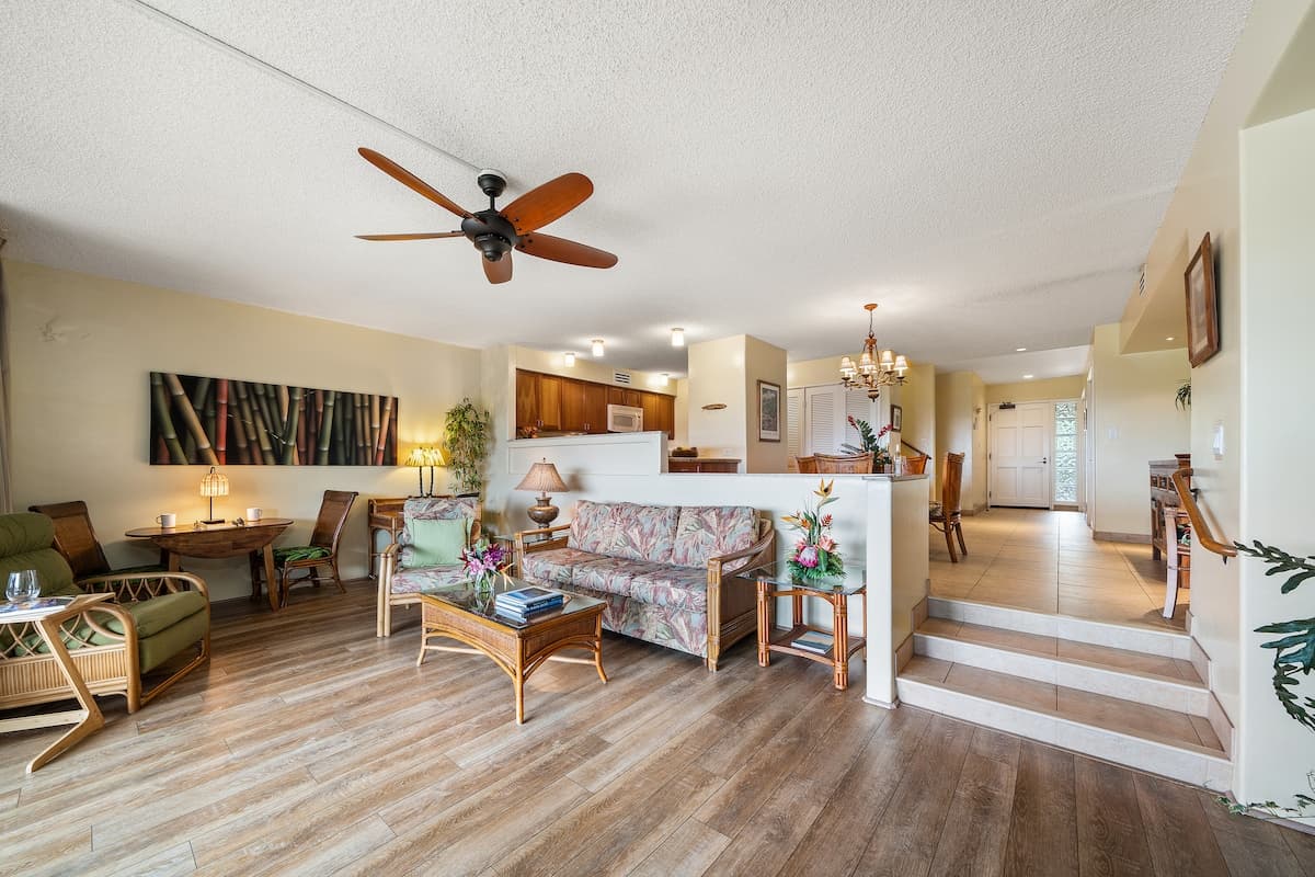 Condo in Lahaina · ★4.89 · 2 bedrooms · 3 beds · 2 baths - Photo 2