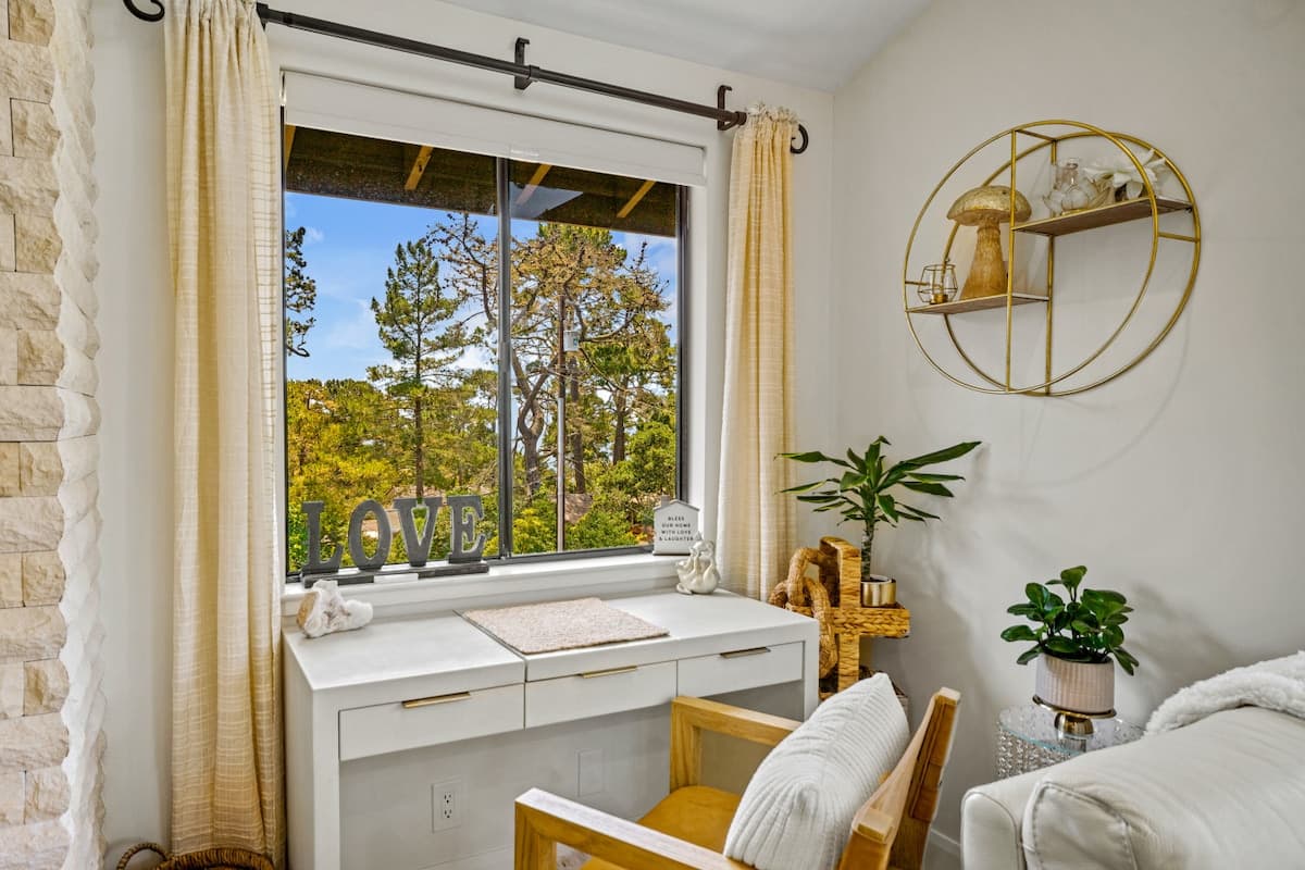 Newly Remodeled Luxury Retreat, Walk to Downtown - Photo 5