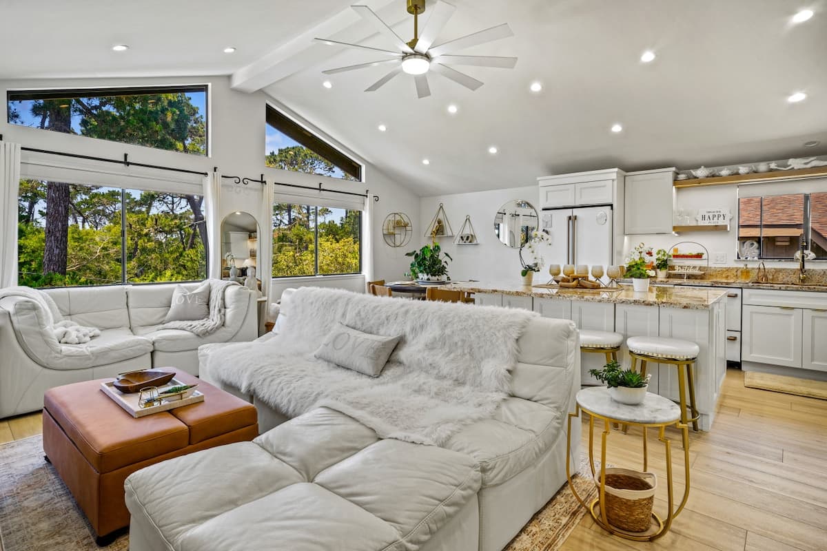 Newly Remodeled Luxury Retreat, Walk to Downtown - Photo 1